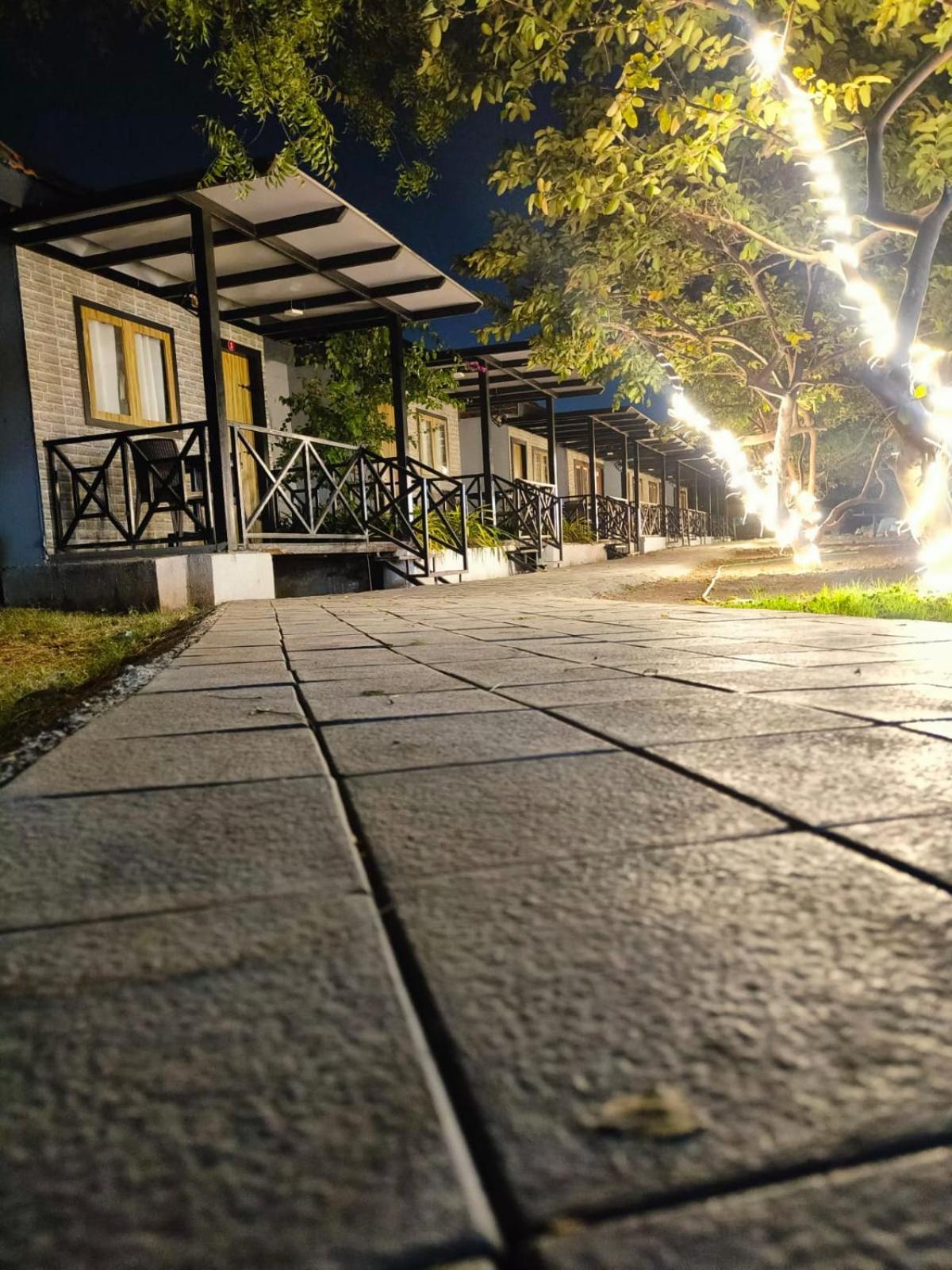 Agralam Cottages @Raghunandan Resort ナーシク エクステリア 写真